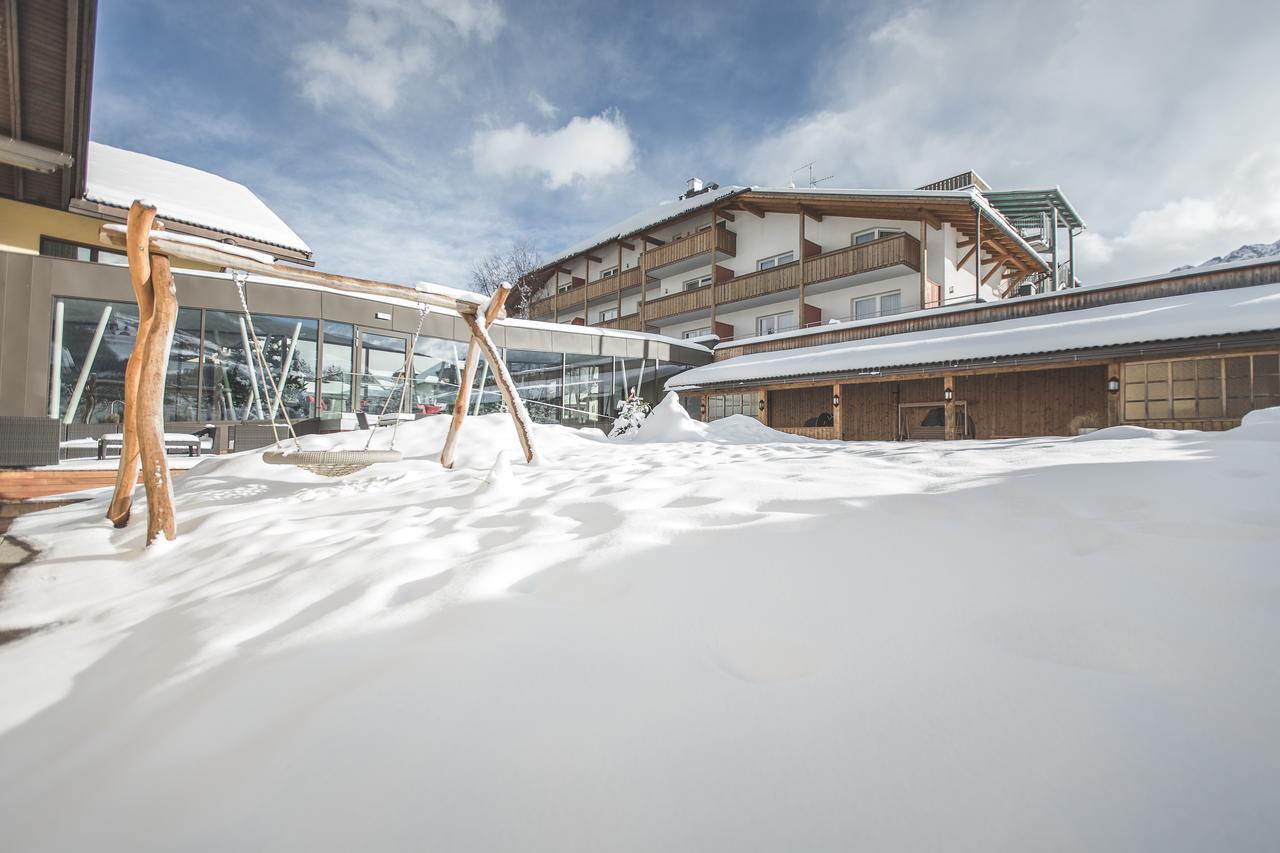 Hotel Fameli Olang Экстерьер фото